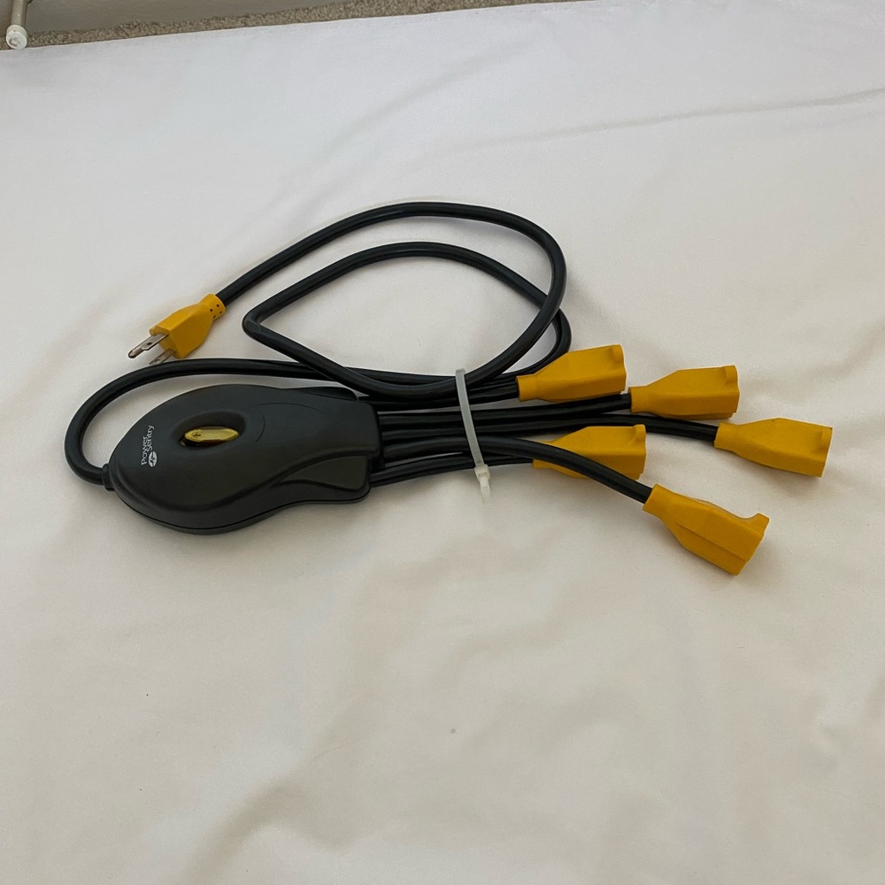 Power Sentry circuit breaker squid with 5 flexible adapter plugs.  15A.